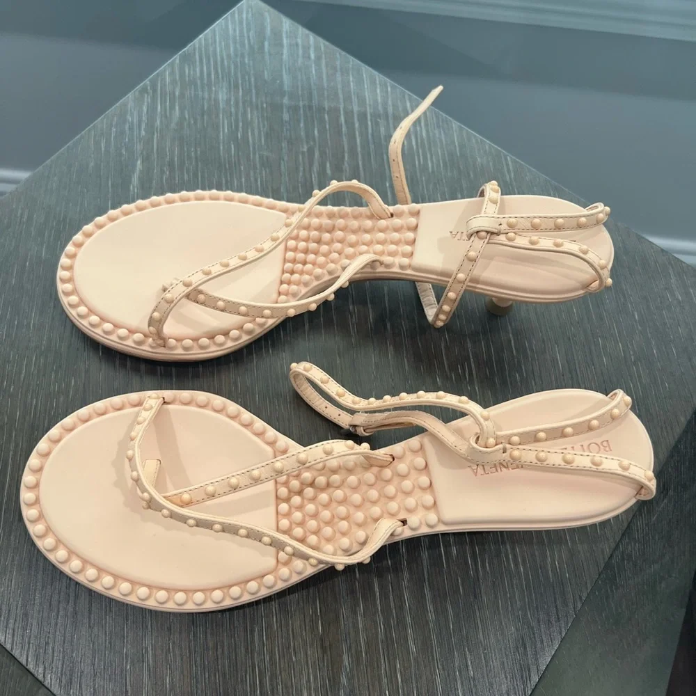 Bottega Veneta Beige Textured Sandals - Picture 6 of 8